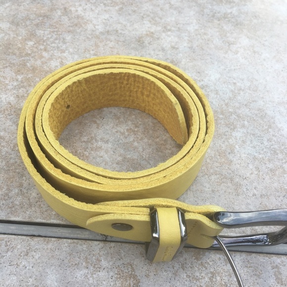 Salvatore Ferragamo yellow leather belt - Picture 4 of 14